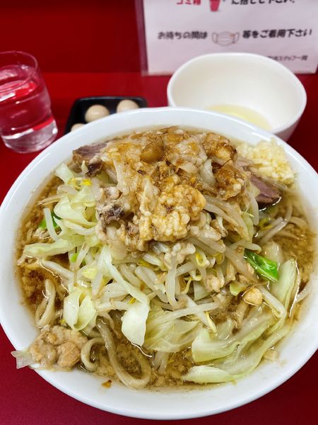 「小麺少なめアブラカラメニンニク少なめ生卵うずら」@ラーメン二郎 神田神保町店の写真
