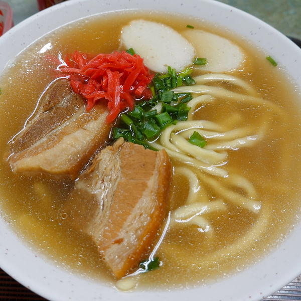 「沖縄そば 600円」@お食事処 三笠 久米店の写真