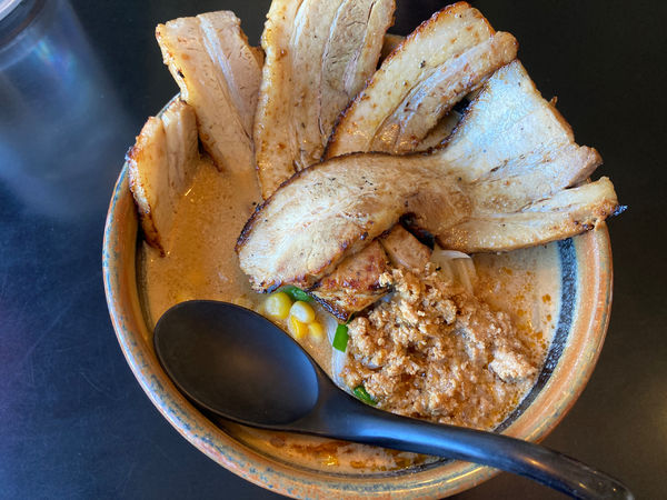 「北海道味噌漬け炙りチャーシュー麺」@味噌屋 麺吉の写真
