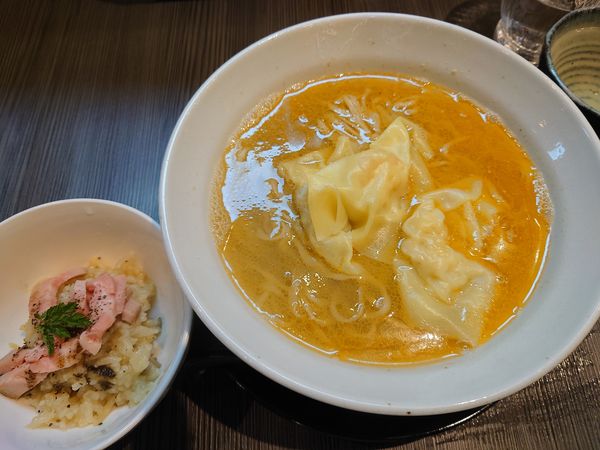 「仏産オマールので潮SOBA〜海老ワンタン添え〜1300円」@柳麺 呉田-goden-の写真
