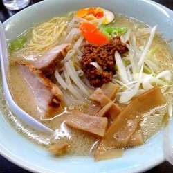 濃厚白味噌らーめん (800円)