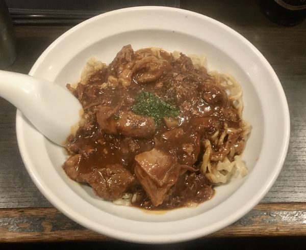 「ジビエ赤ワインの煮込のまぜそば」@灰汁中華 丿貫 福富町本店の写真