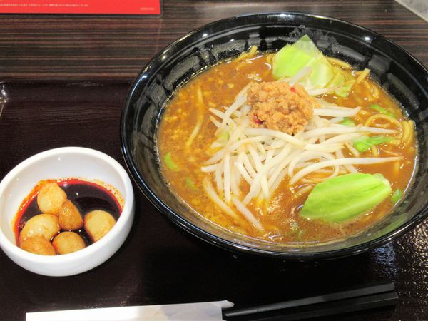 「うまこくカレーらーめん＋旨辛にんにく（2辛）（960円）」@カレーハウスCoCo壱番屋 JR昭島駅南口店の写真