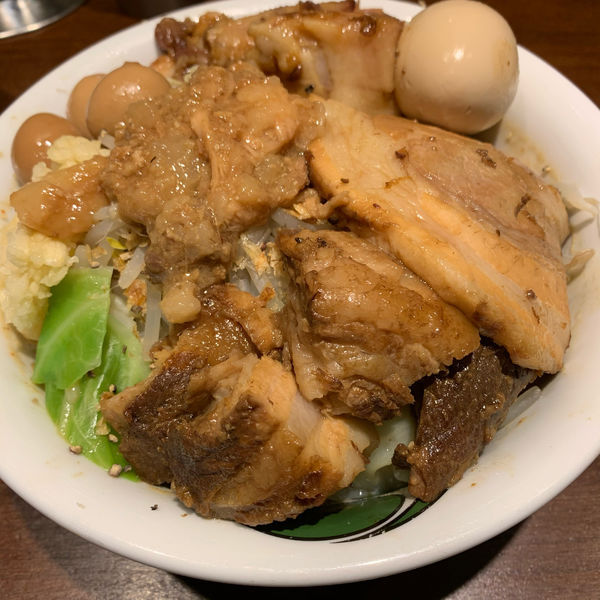 「ラーメン」@ラーメン 雷 東京本丸店の写真