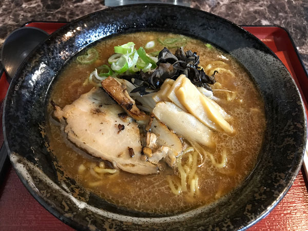 「熟成だし醤油らーめん　800円」@亀鶴之寿の写真