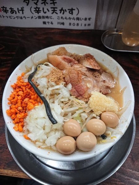 「小ラーメン＋味付けウズラ 麺少なめ 野菜少なめ」@麺でる 川崎店の写真