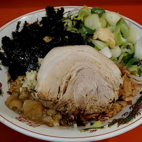 「ミニラーメン汁なし全部増し＋追い飯ワンプッシュ」@ラーメン英二の写真