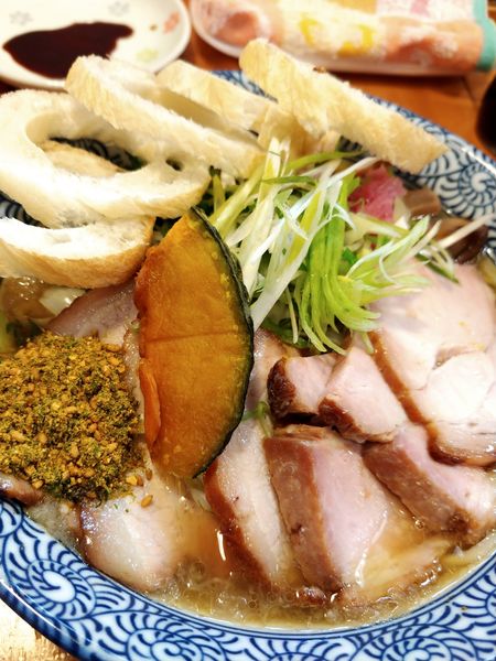 「かぶそば-しょうゆ味“やまつ辻田の柚子七味で辛さと香りをプラ」@らーめん森や。の写真