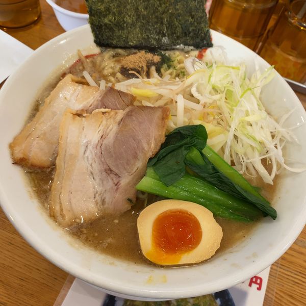 「魚介豚骨醤油らーめん 880円」@やまがたらーめん きたもと屋の写真