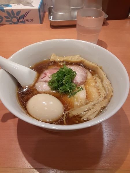 「特製醤油らーめん+チャーシュー」@らぁ麺 はやし田 池袋店の写真