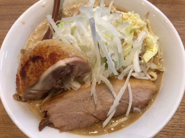 「ラーメン＋鶏もも肉グリル半身焼き＋チーズローストトマトソース」@(SCLabo)の写真