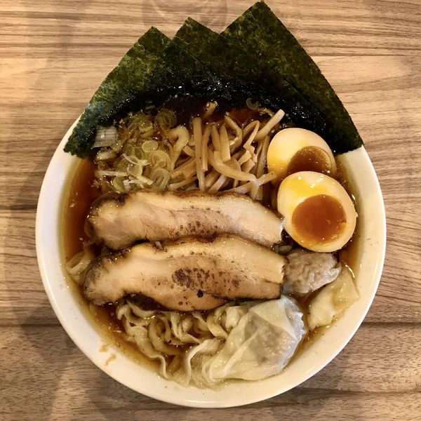 「サッポロラガービール 赤星 中瓶 → 特製生姜 ＋ ワンタン」@くじら食堂 nonowa東小金井店の写真