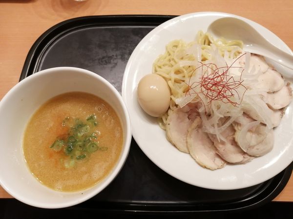 「チャーシューつけ麺(大盛)＋味玉」@風見鶏 本店の写真