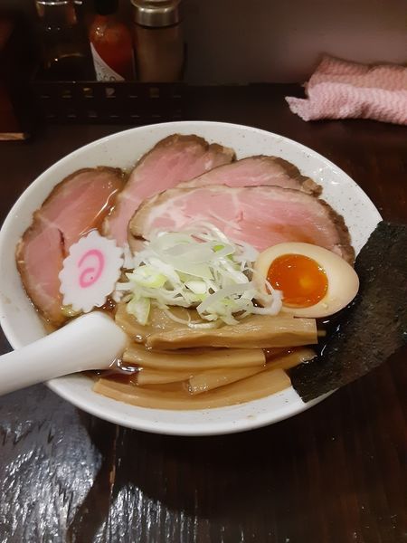 「煮干しら～めん+チャーシュー」@まつおぶしの写真