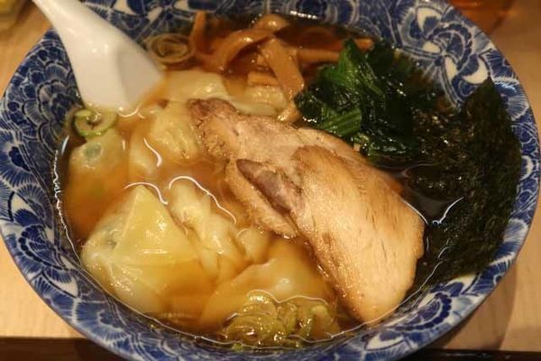 「ワンタン麺　650円」@肉厚わんたん麺と手作り焼売 ら麺亭 浅草支店の写真