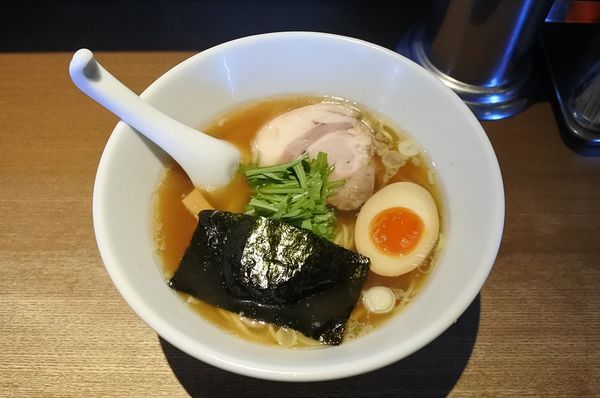 「和風だし正油ラーメン￥７５０」@Dragon Noodle's ドラゴンラーメンの写真