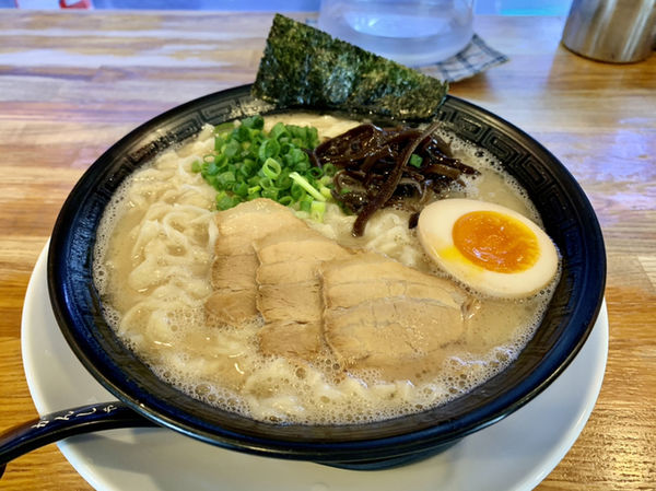 「博多ラーメン…780円　手もみコール」@二代目 白神の写真