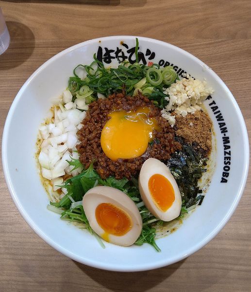 「カレー台湾まぜそば 900円＋味玉クーポン」@台湾まぜそば はなび 東海荒尾店の写真
