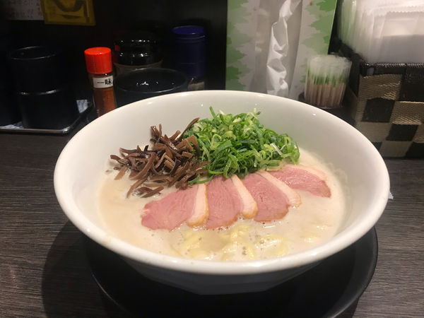 「鶏白湯ラーメン」@濃極 鹿児島地鶏ラーメン ちらん - CHIRAN - 京橋店の写真