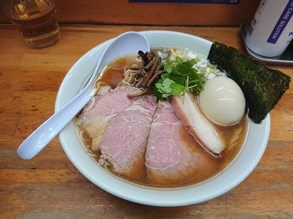 「醤油特製ラーメン大」@ラーメン いいかおの写真