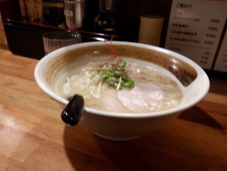 「濃厚鶏白湯そば」@濃厚鶏そば 麺屋武一 新橋本店の写真