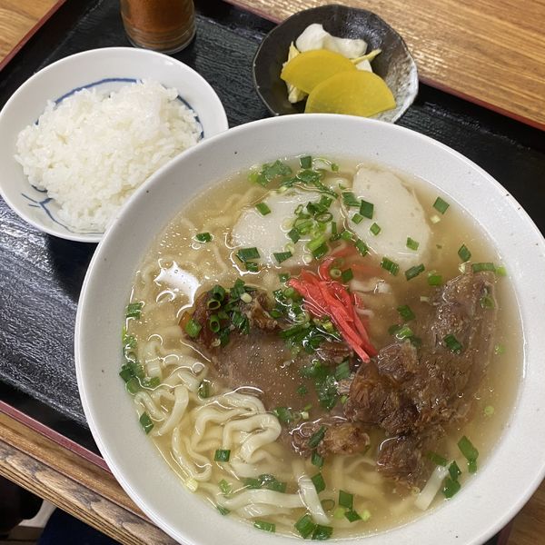 「ソーキそばと半ライスのランチ」@沖縄食堂 つた家の写真