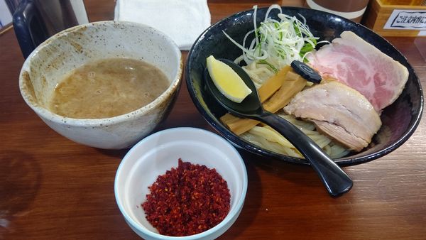 「肉鰹つけめん&海老辛味９５０円」@らーめん 虎テツの写真