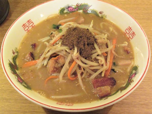 「辛激の味噌ラーメン（白）（900円）」@麺の章 九州 とりとんの写真