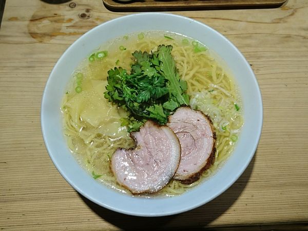 「本丸塩らー麺(大盛)」@横濱元町 本丸亭 横浜店の写真