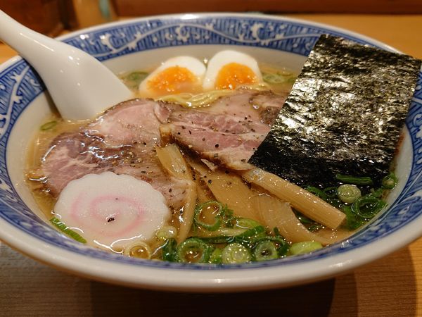 「特製中華そば」@中華そば 青葉 東大和店の写真