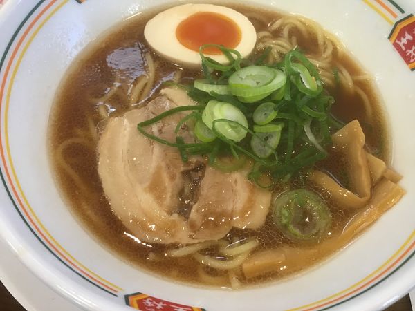 「ジャスト醤油ラーメン363円＆餃子2人前528円」@餃子の王将 柏松ヶ崎店の写真