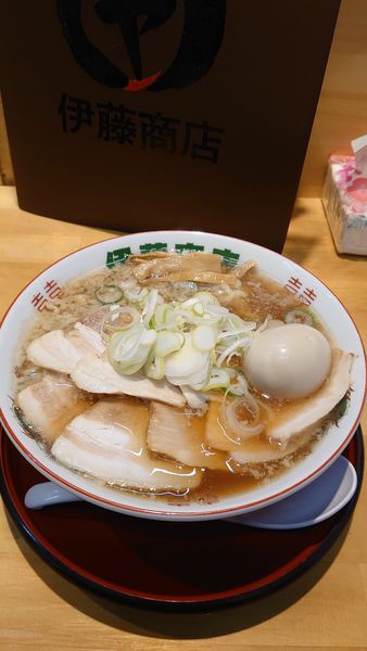 「黒の中華そば」@伊藤商店 足利店の写真