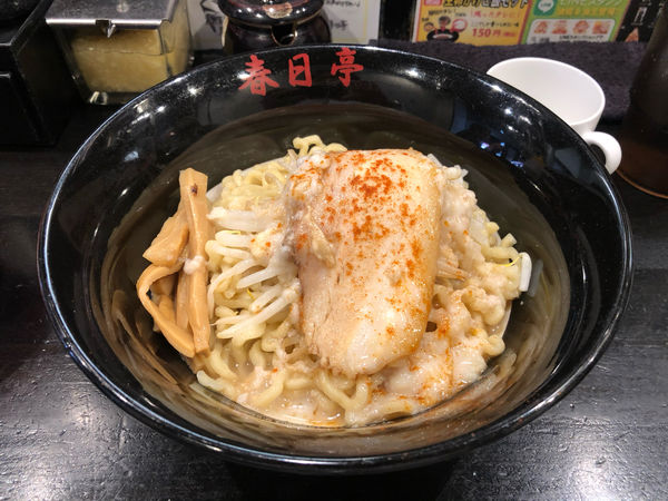 「鳥豚油そば」@油そば専門店 春日亭 名古屋駅西店の写真