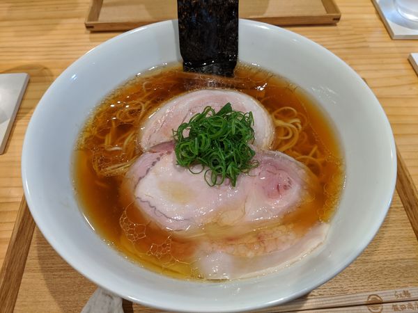 「しょうゆらぁめん」@飯田商店 湯河原本店の写真