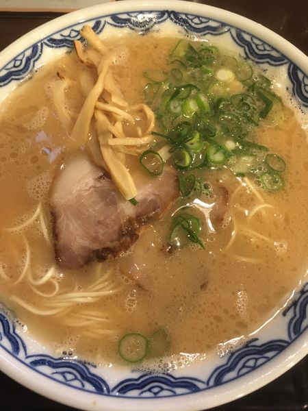 「大盛ラーメン」@博多麺房 赤のれん 西麻布本店の写真