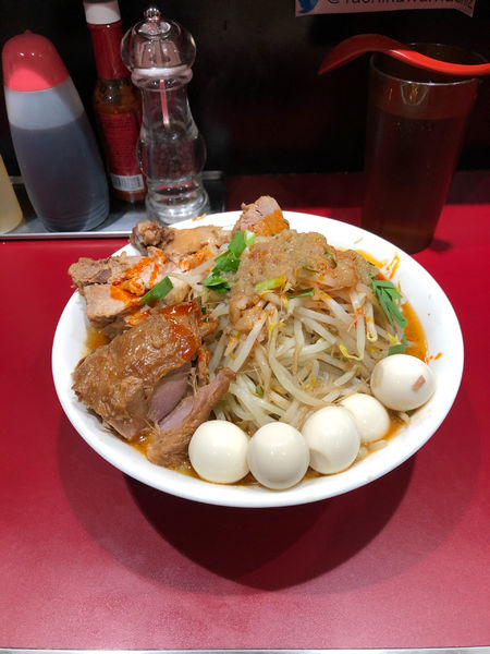 「すごい味噌ラーメン+豚マシ+うすら」@立川マシマシ 国分寺店の写真
