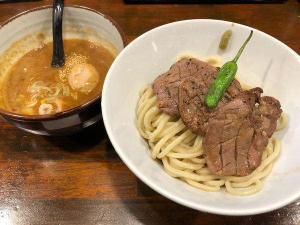 「炙り牛タンつけ麺」@オリオン食堂の写真