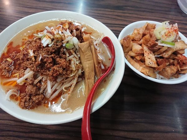 「味噌担々麺 に豚ご飯」@味噌麺処 花道庵の写真