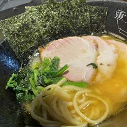 チャーシュー麺3枚 860円
