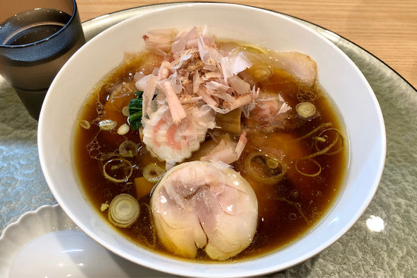 「極上かつお節の中華そば 1,300円(ポーク2枚)」@中華そば 深緑の写真