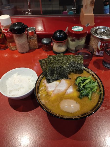 「チャーシューメン味玉固め濃いめ多め 半ライス」@厚木家の写真