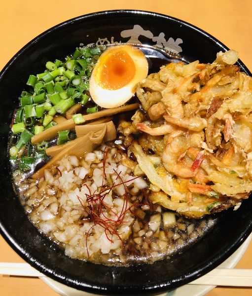 「青森大地かき揚げブラック　800円」@ラーメン大地の写真