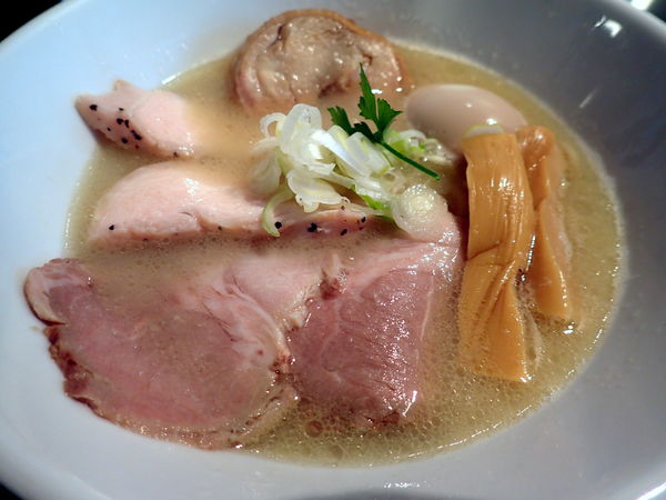 「特製鶏ゅ白湯塩らーめん」@東京スタイル鶏らーめん ど・みそ鶏の写真