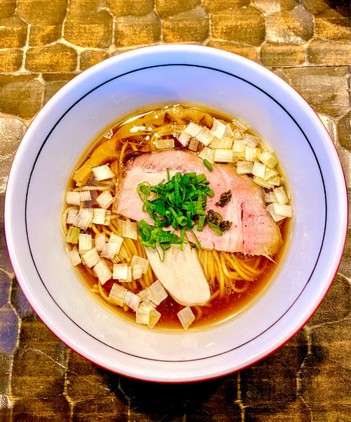 「醤油そば」@特級鶏蕎麦 龍介の写真