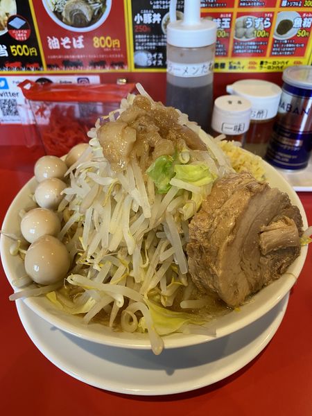 「ラーメン（超極太麺）＋うずら卵」@ボディブローの写真
