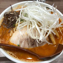 ジャン辛ラーメン　白髪ネギトッピ