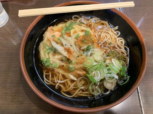 「季節の野菜かき揚そば 500円」@グル麺 東京の写真