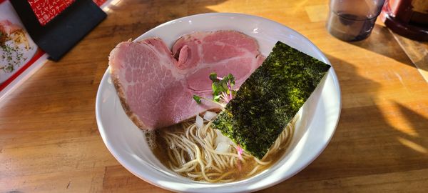 「黄金の100%煮干らーめん」@めんや天夢の写真