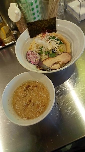 「和出汁つけソバ９００円」@BASSA NOVA 原宿店の写真