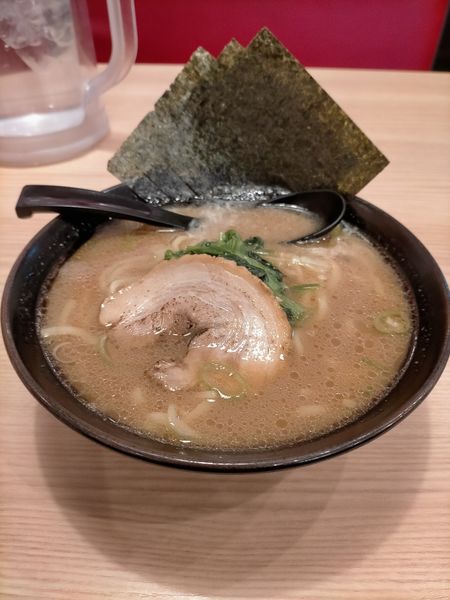 「豚骨醤油ラーメン濃い味」@横浜家系ラーメン 春樹 曳舟店の写真